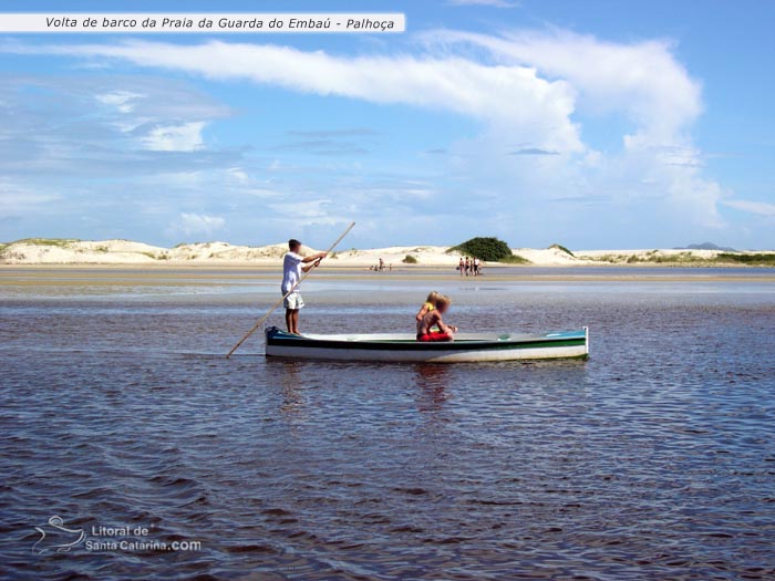 volta de barco da praia da guarda do embau, litoral catarinense