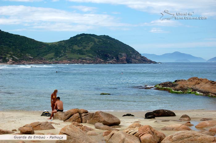 casal na praia da guarda do embau