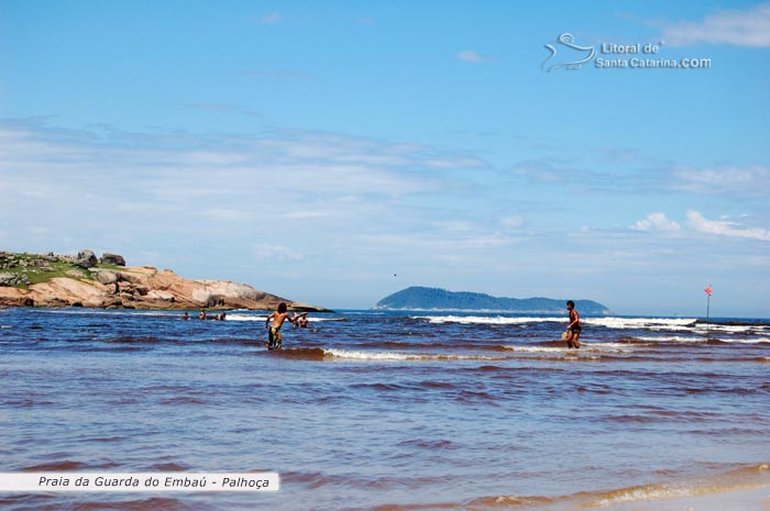 praia da guarda do embau, garotos jogando frescobol