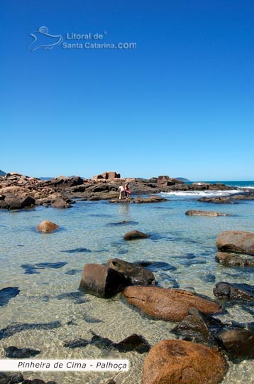 piscinas naturais da praia da pinheira em palhoça