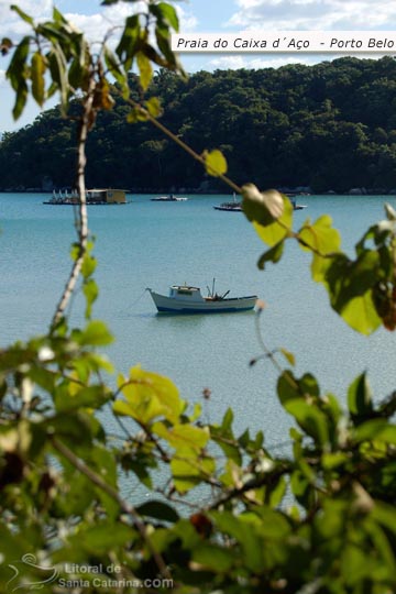 Vista da praia do caixa daço.