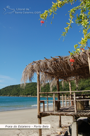 Paradisíaca praia do estaleiro