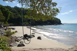 Praia do Estaleiro em Porto Belo