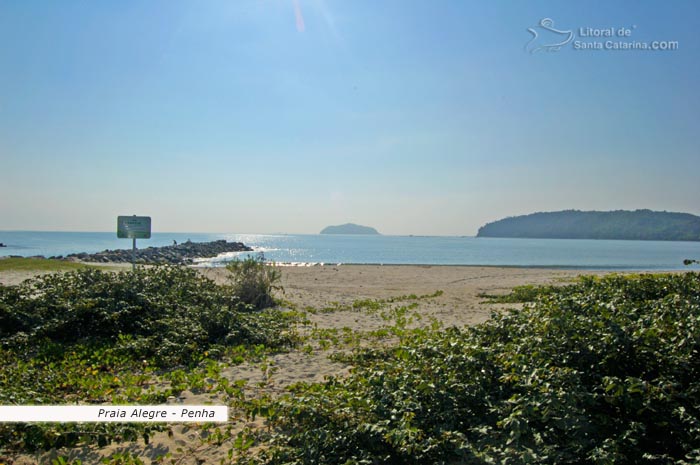 praia alegre, mar limpo e tranquilidade