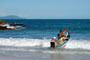 Pescadores em busca da tainha na Praia de 4 Ilhas em Bombinhas.