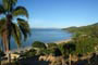 Vista da Praia de Zimbros, ótima para descansar com a família.