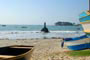 monumento ao pescador na praia do grant em barra velha sc brasil