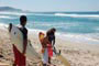 Praia do Campeche, galera se preparando para fazer um surf neste pico que rola altas ondas e muita gente bonita