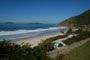 vista da praia da solidao, e ao fundo duas ilhas lindas