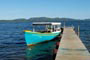 barco parado no pier