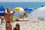 Gatas de jurerê internacional, tomando um sol a beira mar