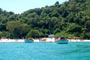 Chegada de barco na ilha do campeche, imagem linda e área totalmente preservada pelos nativos de sc