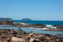 Piscinas naturais na praia da pinheira de santa catarina