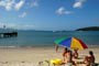 famílias inteiras brincando nas praias de porto belo, linda praia catarinense