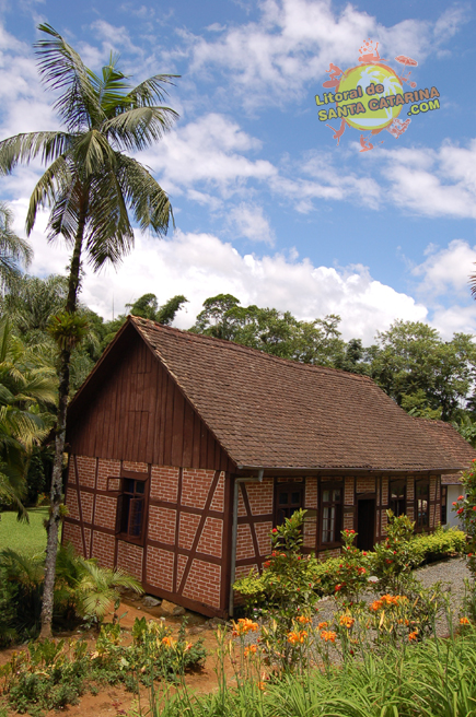 Casas de Pomerode - Arquitetura Antiga na Rota do Enxaimel