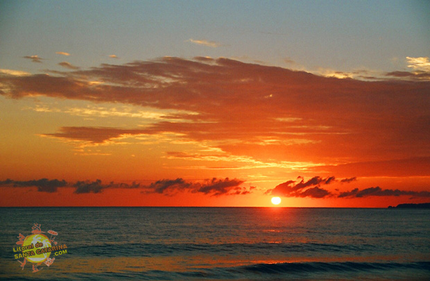 Nascer do sol na praia do plaza em Itapema, Santa Catarina - Foto: Flávio Fernandes - LitoraldeSantaCatarina.com