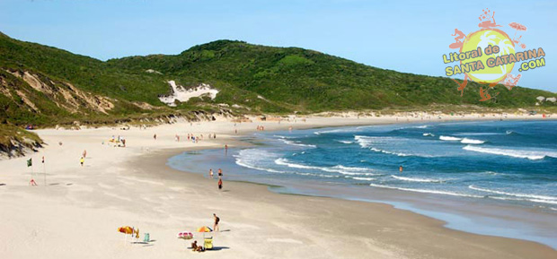 Orla da Praia da Galheta em Florianópolis, Santa Catarina, Brasil.