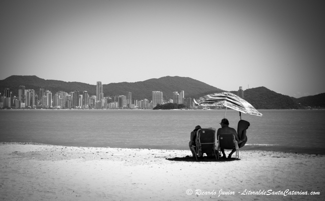 Praia Central de Balneário Camboriú - Foto: Ricardo Junior - LitoraldeSantaCatarina.com